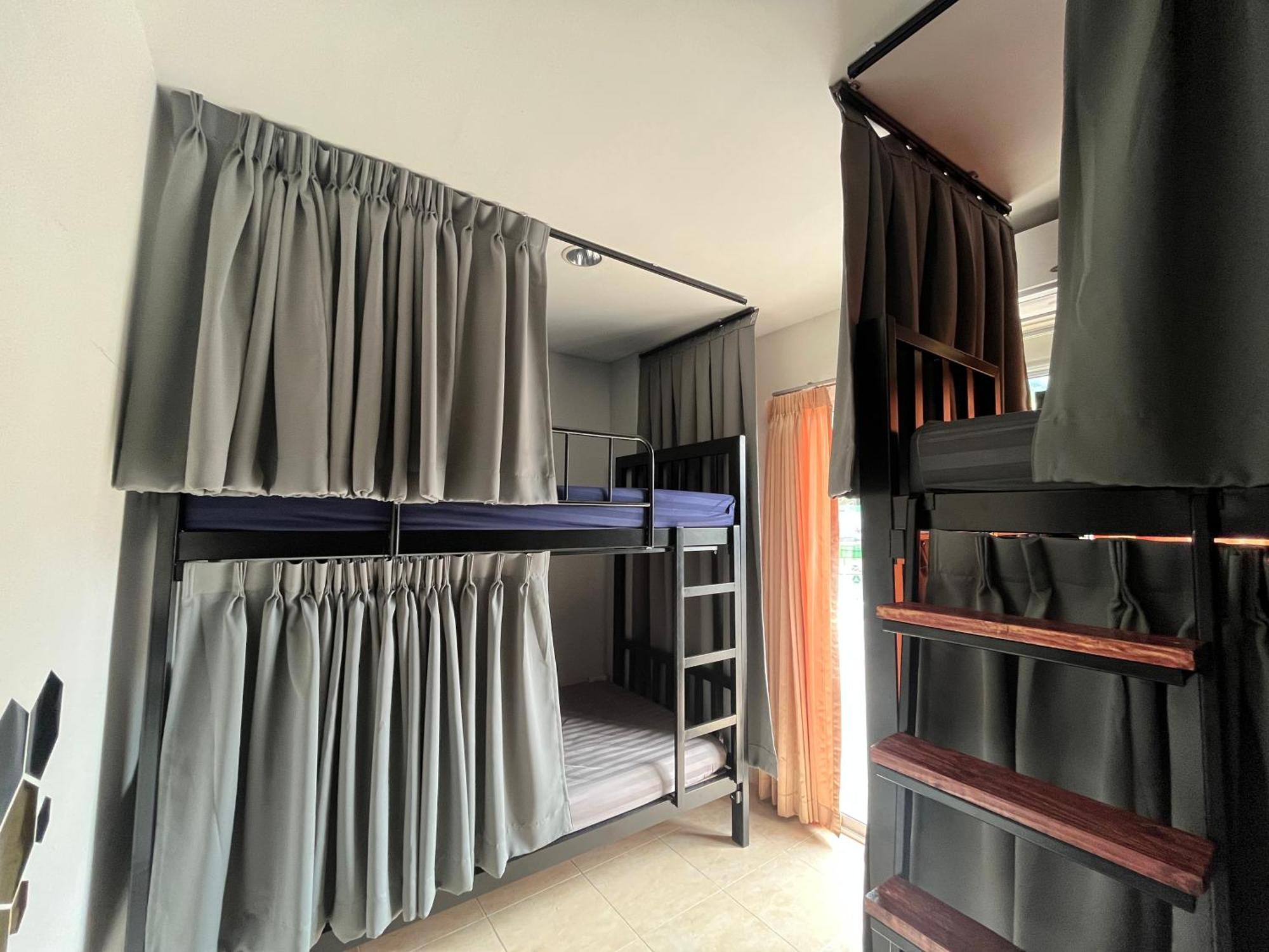 Alpha Hostel Cafe&Bar Ban Khlong Yai Quarto foto
